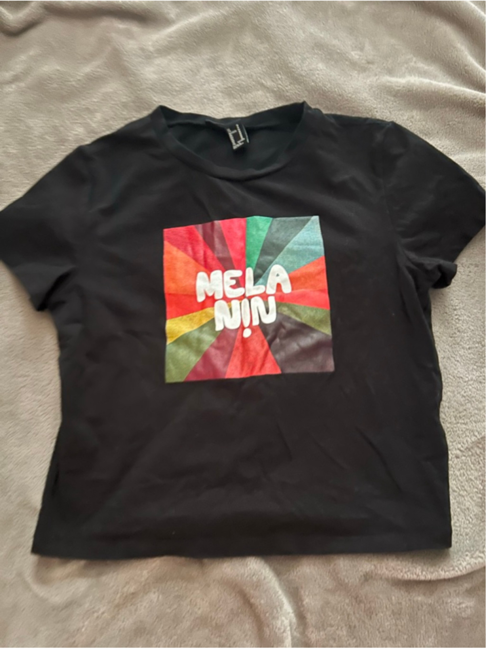 Women's Forever 21 Short Sleeve Tee M Black Multi-color
